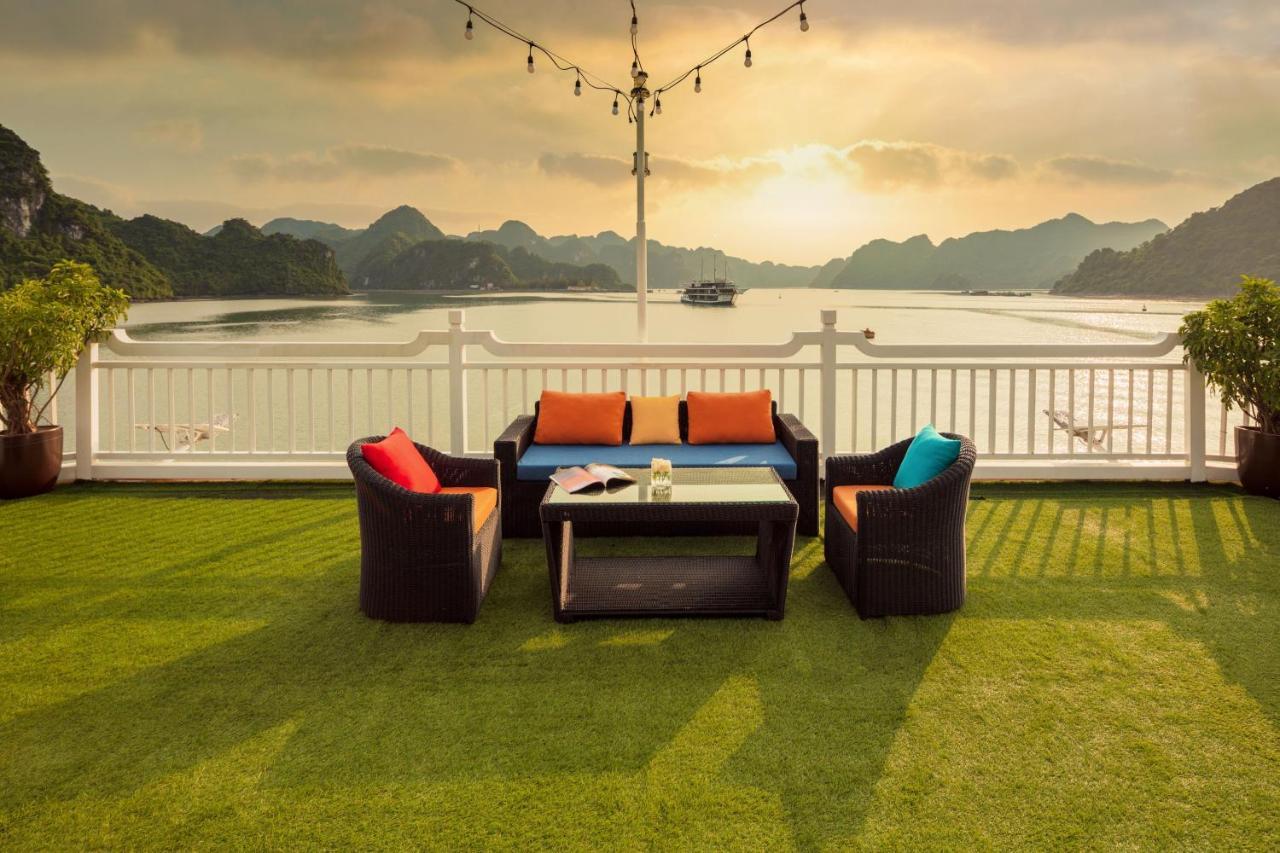 Le Journey Luxury Cruise Hotel Ha Long Exterior photo